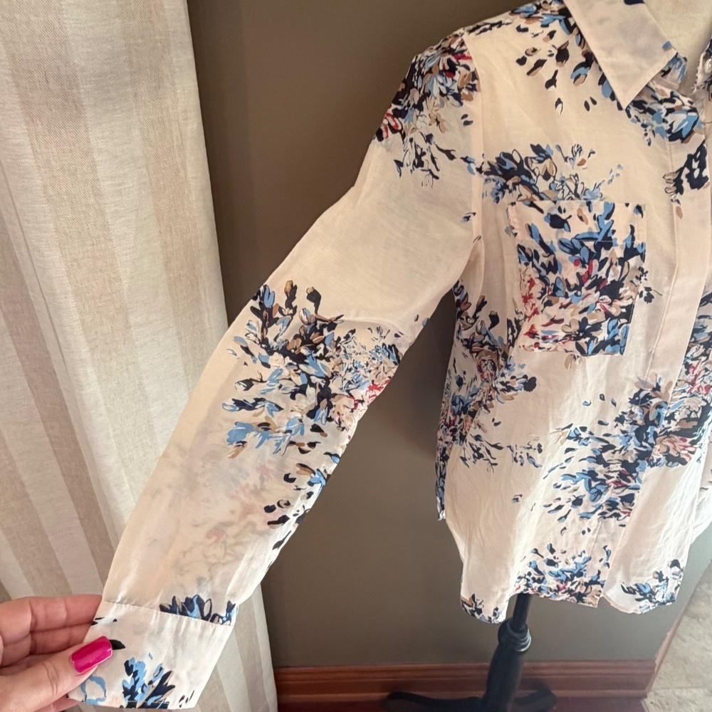 White House Black Market Soft Pink Floral Long Sleeve Silk Blend Shirt, Size 8 - Picture 5 of 13